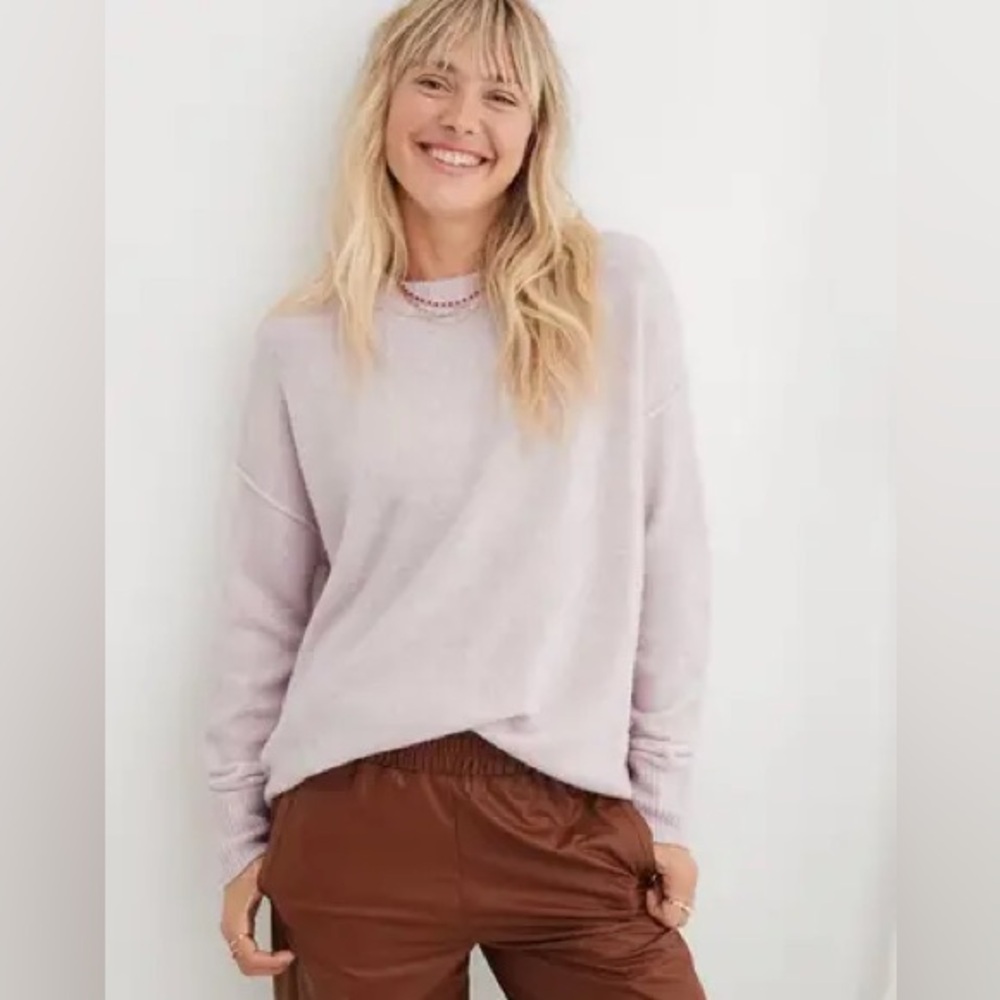 Women’s Aerie Unreal Sweater Size M